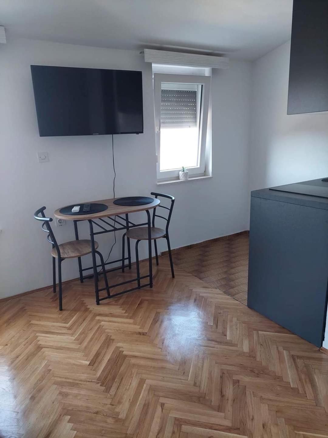 Apartmani Suhi Brod Medulin Exterior foto